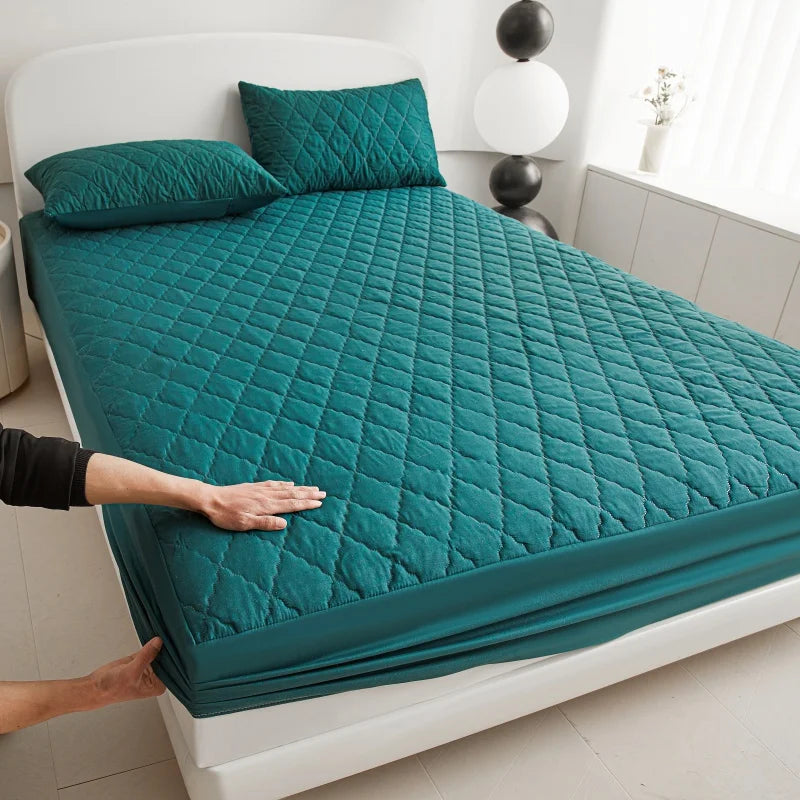 Mattress Cover Green Color Quilted Waterproof Mattress Protector Fitted Bed Pad